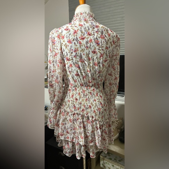 Princess Polly, Size Small "Strolling the Streets" size US 4. - Picture 6 of 11